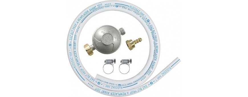 Barbecue gas regulators and hoses