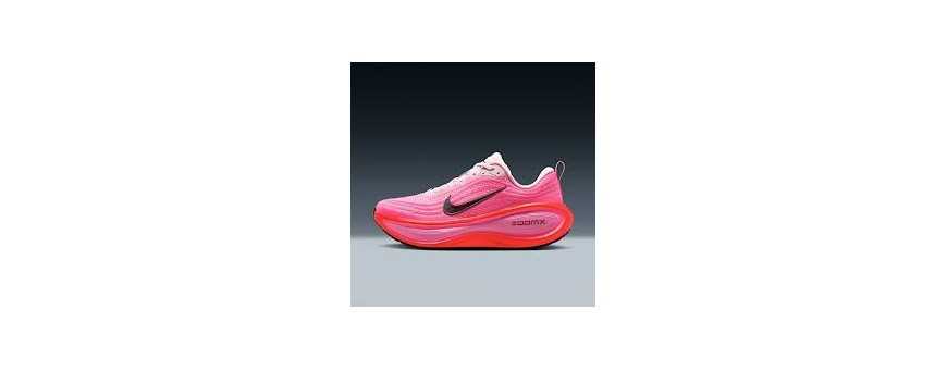 Women's sports shoes