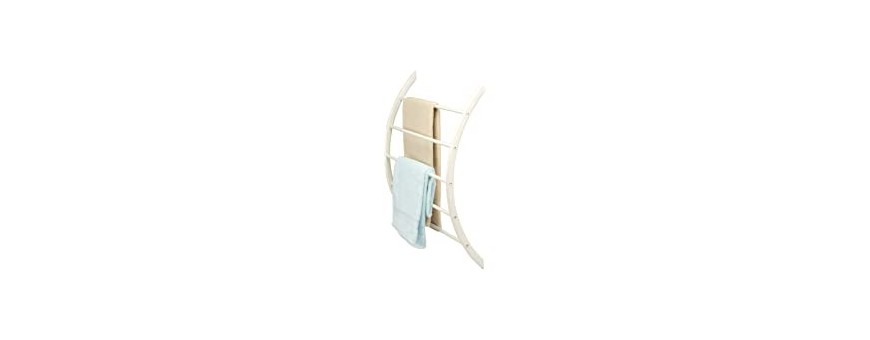 Bathroom towel rack