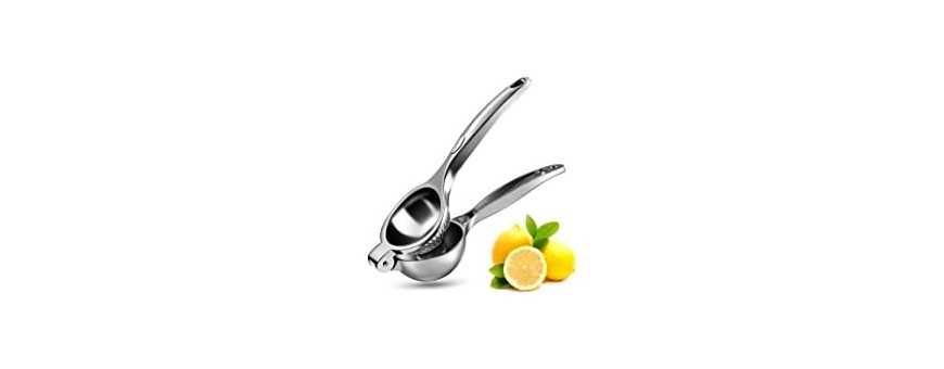 Manual citrus juicer