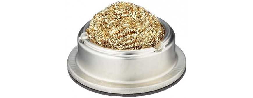 Nozzle cleaners